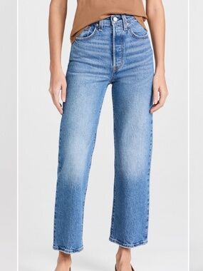 Levi’s Ribcage Straight Ankle Jeans